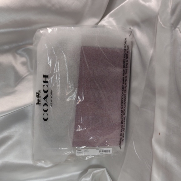 Coach Anna Foldover Clutch Crossbody in Colorblock w/Horse & Carriage - Picture 2 of 3